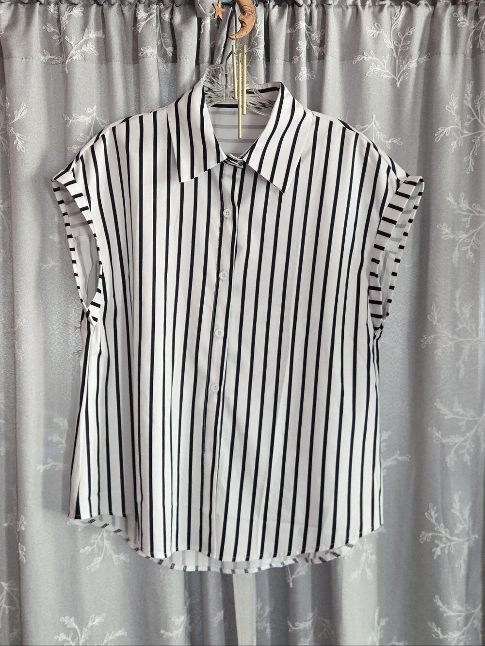 Temu Classic Black & White Striped Button-Front Women's Top Size Large